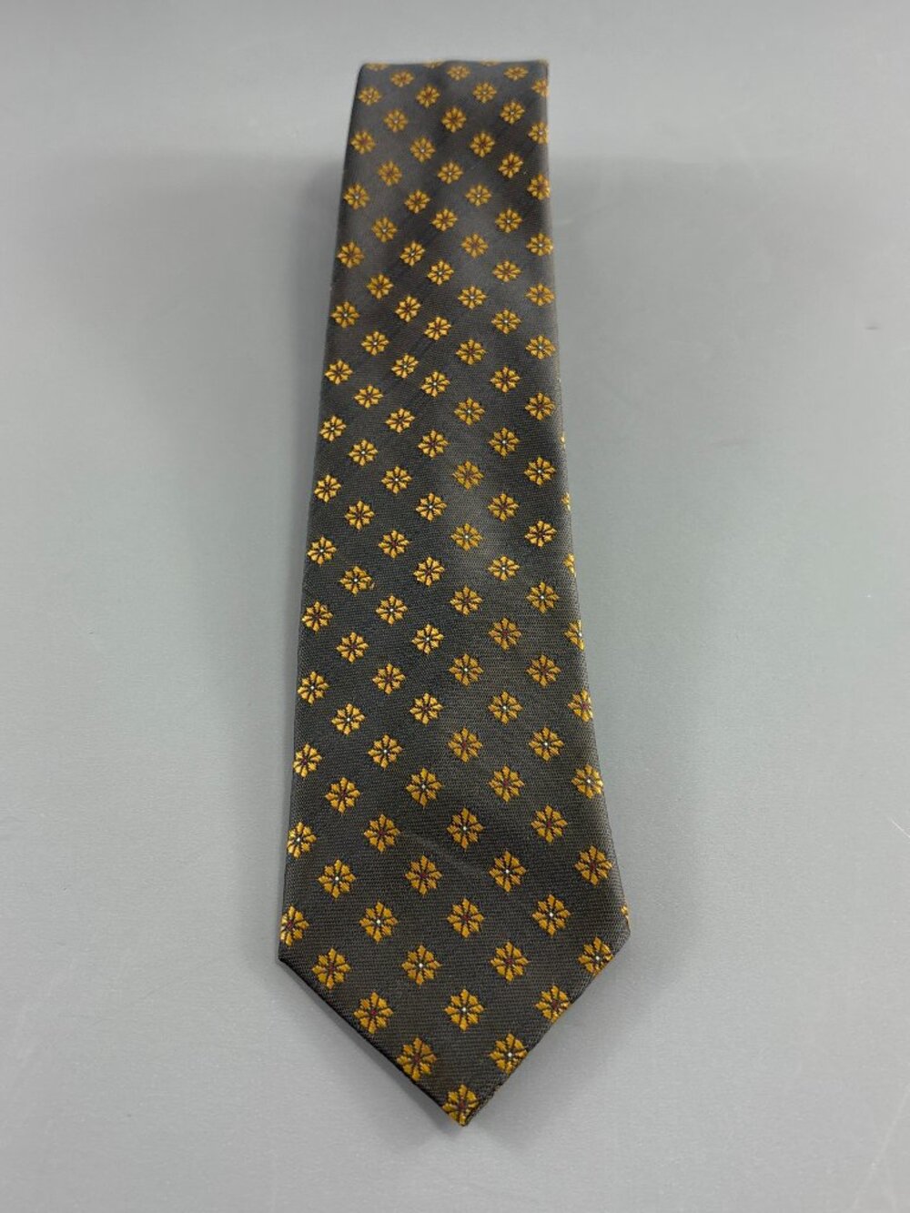Vintage 1970's The Tie Rack Grey/Gold Flowers Men's Skinny Tie 2 1/4" x 56 1/2"